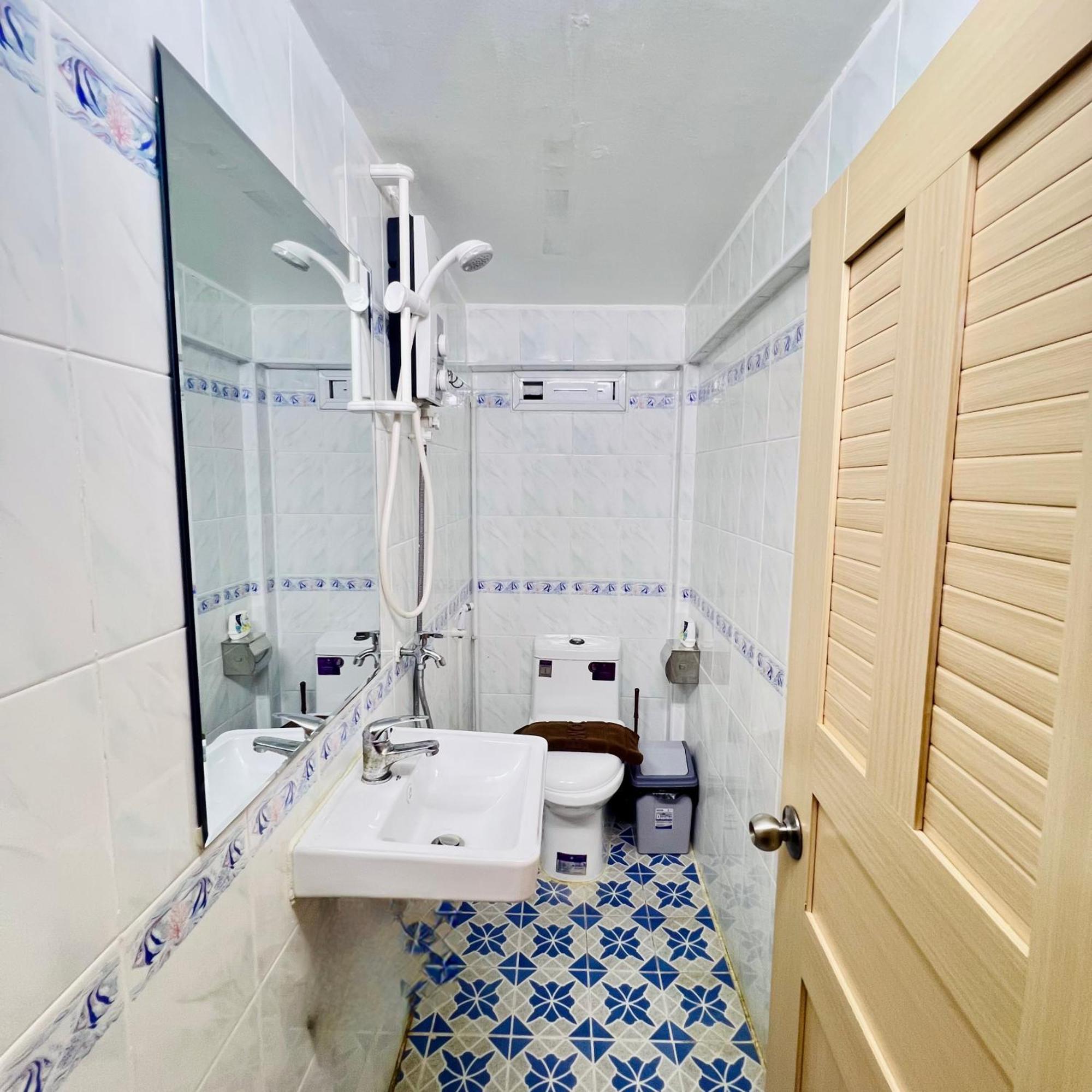 Sun Chakra Boutique Hotel Phnom Penh Exteriör bild