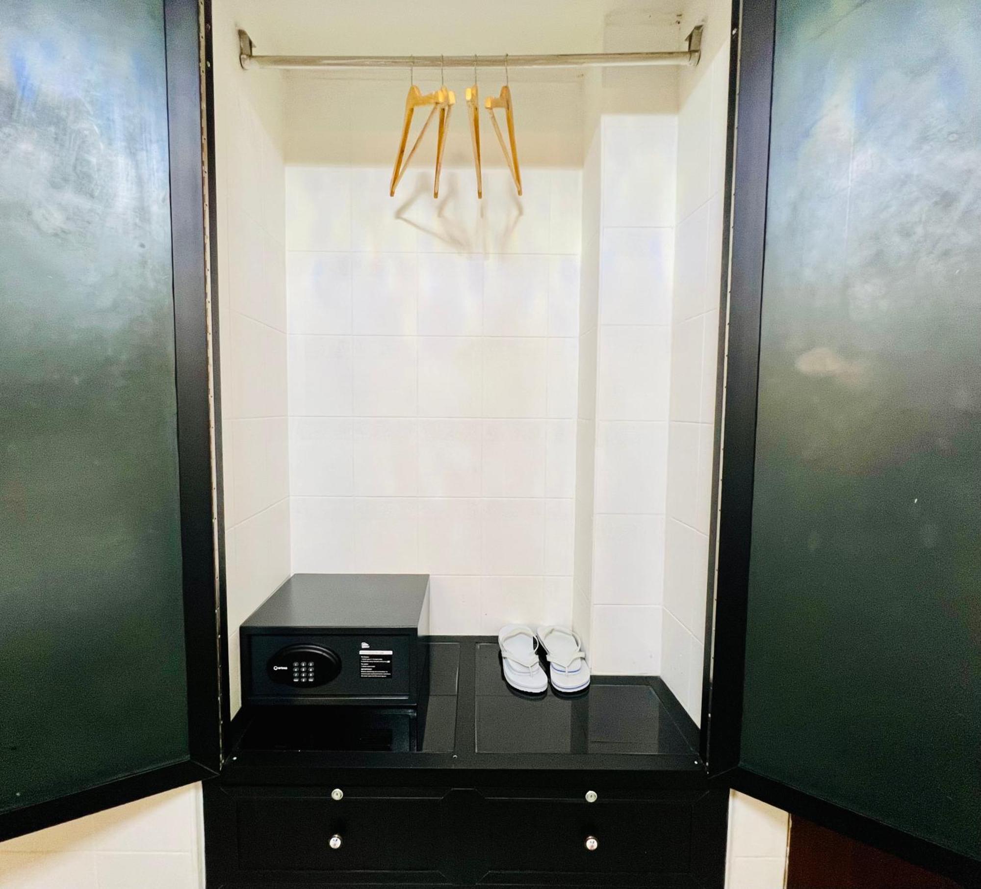 Sun Chakra Boutique Hotel Phnom Penh Exteriör bild
