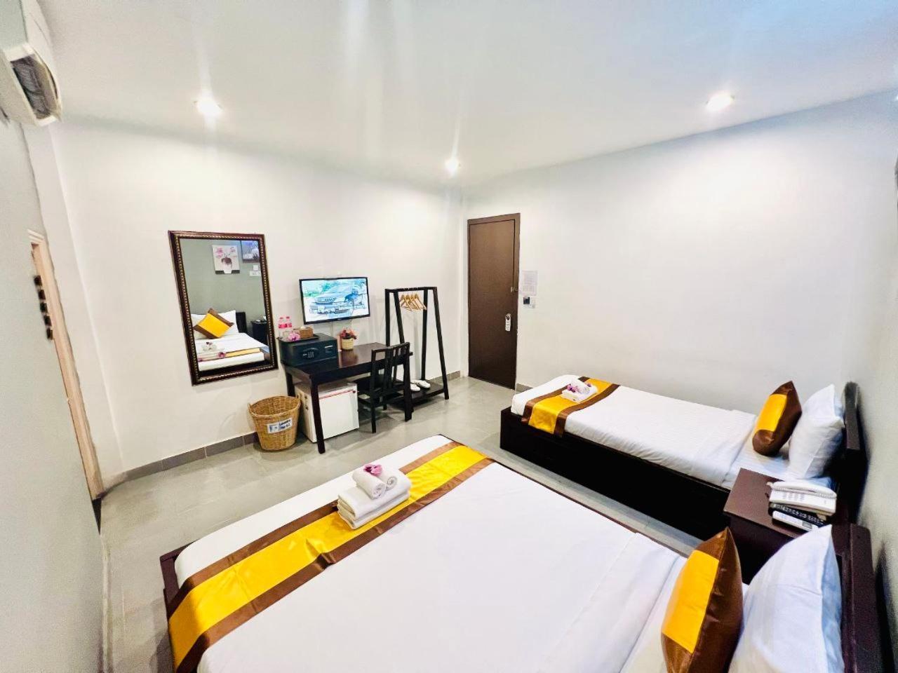 Sun Chakra Boutique Hotel Phnom Penh Exteriör bild