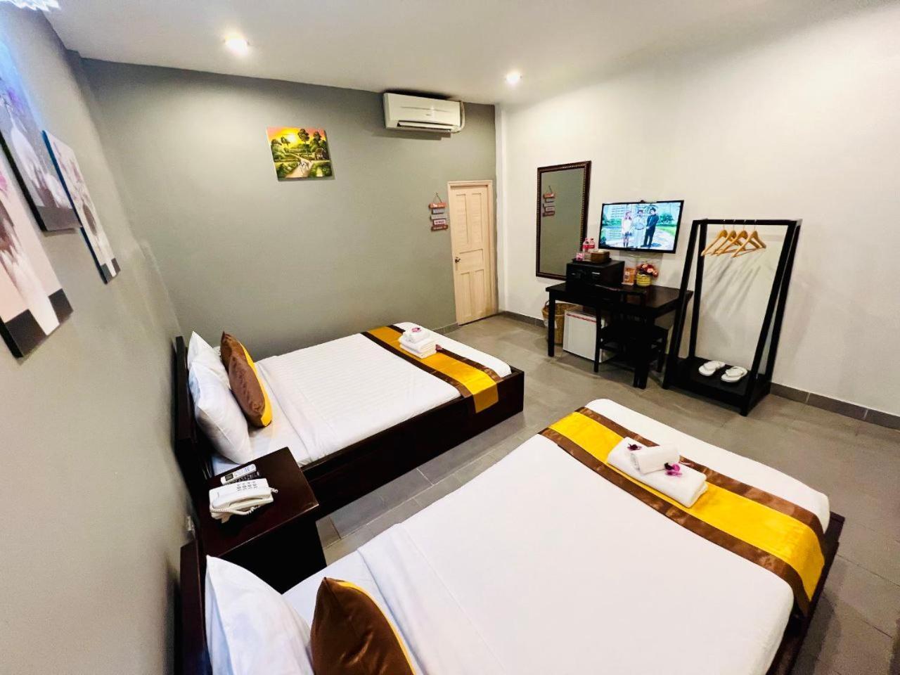 Sun Chakra Boutique Hotel Phnom Penh Exteriör bild
