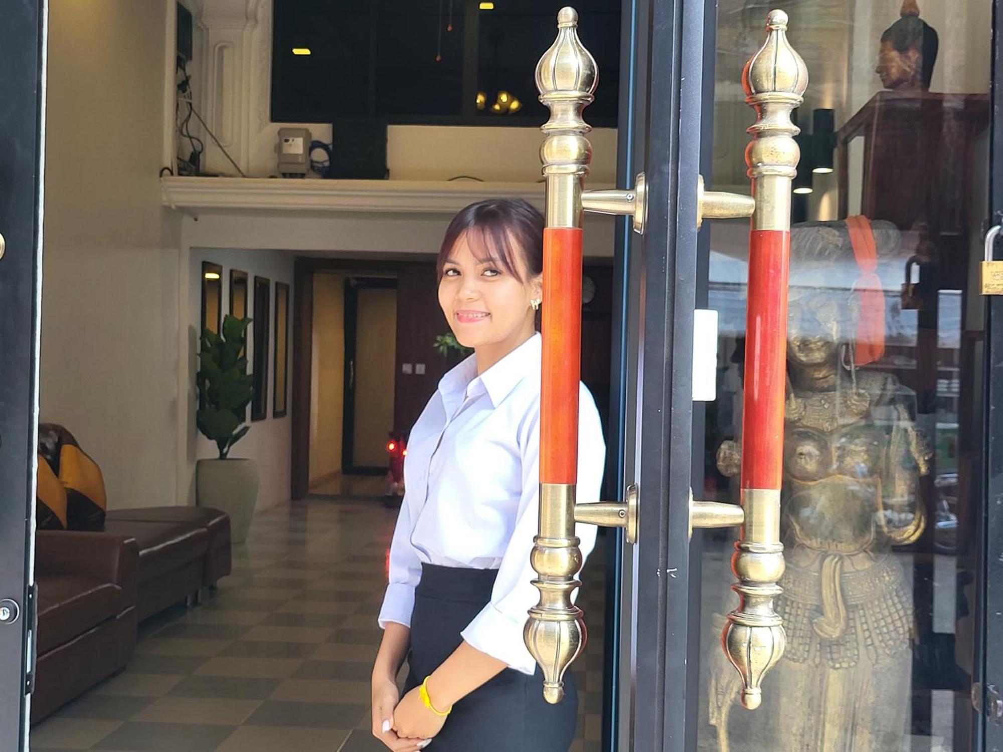 Sun Chakra Boutique Hotel Phnom Penh Exteriör bild